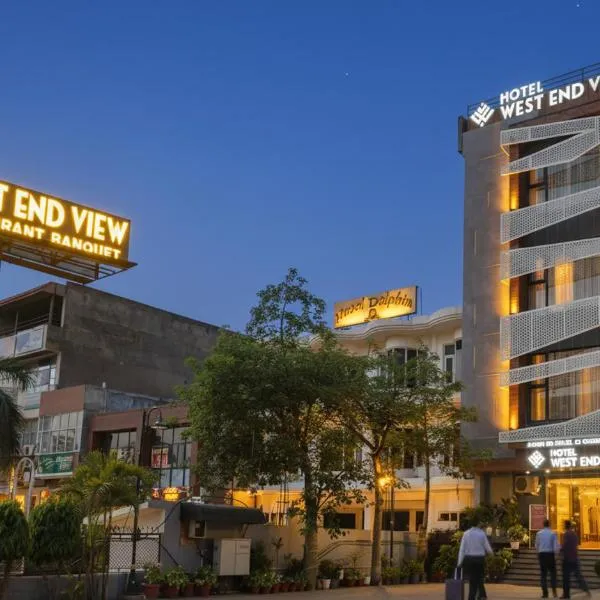 Hotel West End View A Unit of Hotel SC Residency, hotel en Zirakpur