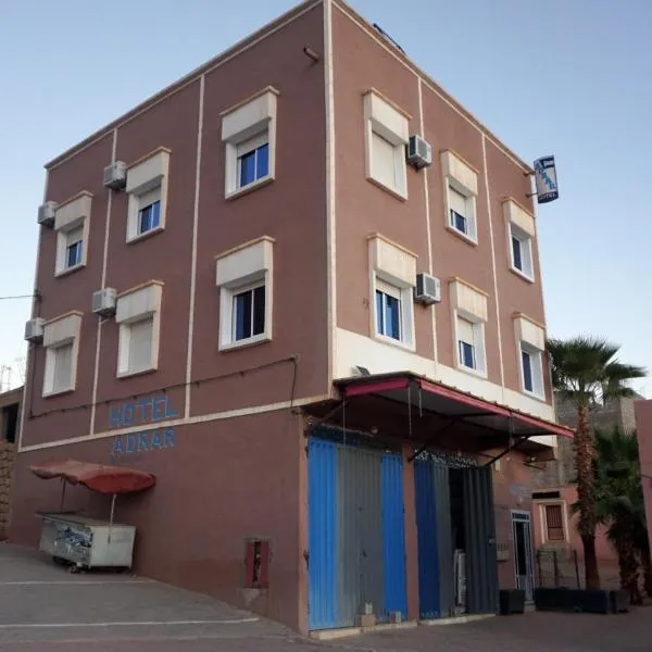 Hotel adrar，位于泰夫劳特的酒店