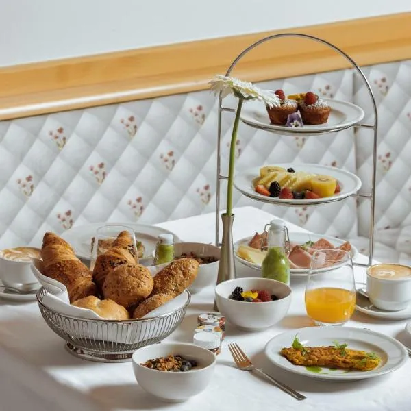 Apartment Hotel Elvis, готель в Ортізеї