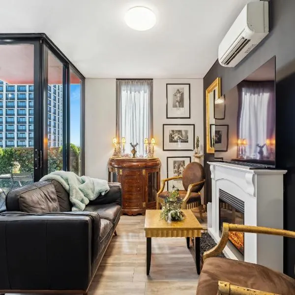 UNIQUE CBD BOTIQUE STAY, BALCONY,NETFLIX,FREE WIFI, Walk to Rundle St, UniAdelaide, Casino, Pubs, Cafes, hotel em Adelaide