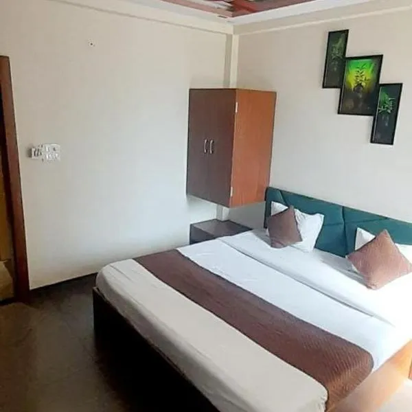 HOTEL RAJBHOG indore, ξενοδοχείο σε Indore