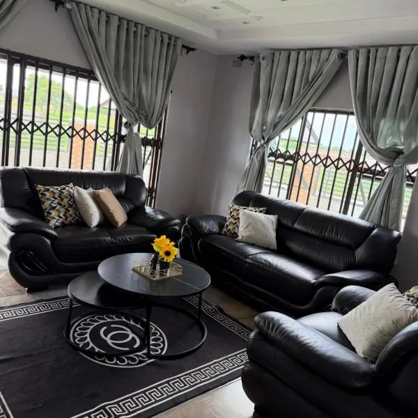 Knovi Guesthouse, hotelli kohteessa Bulawayo