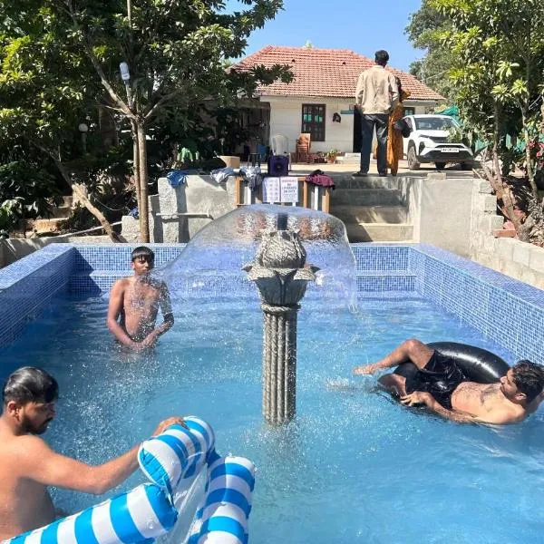 Doddakallu Betta Homestay Coorg, hotel v destinaci Somvārpet