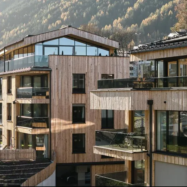 Lärchenlodge SkySpa and Rooftop Pool inklusive Stubai SuperCard, hotel em Fulpmes