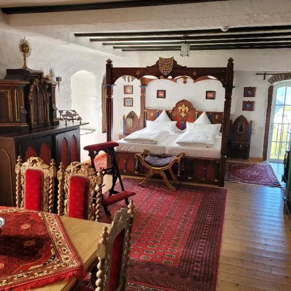 Burg Liebenstein, hotel Kamp-Bornhofenben