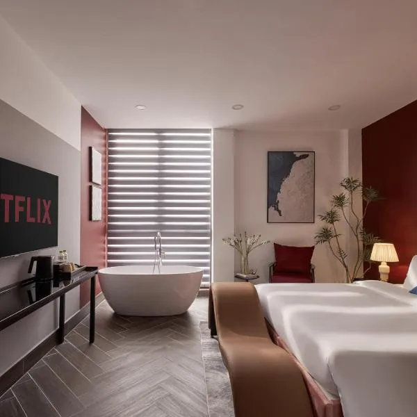 Lovera Hotel Airport，位于胡志明市的酒店