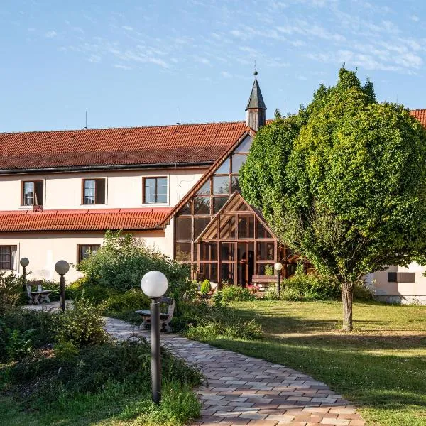 Holenský dvůr, hotel v destinaci Ratiboř