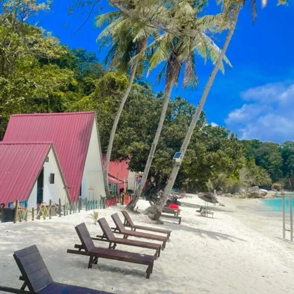 DEWATI ROOMSTAY B&B, hotell i Lang Tengah