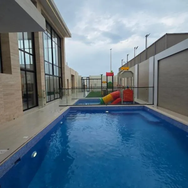 Royal Resort Al-Khobar 2 - شاليه رويال الخبر 2, hotel u Al Khobaru