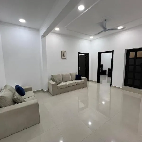 Your Cozy Stay in Bahrain, hotel in Jurdāb