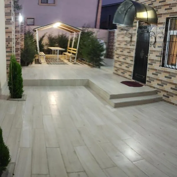 Beach House Buzovna, готель у Баку