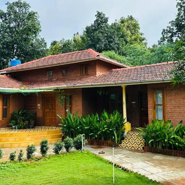 Green Roots Farm Stay, Shahapur, hotelli kohteessa Khardi