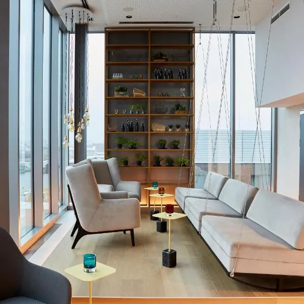 Hotel Indigo Berlin - East Side Gallery, hótel í Berlín