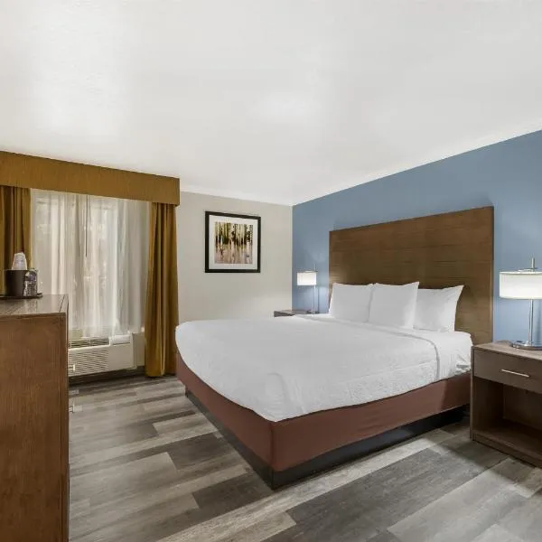 Best Western Airport Albuquerque InnSuites Hotel & Suites, hotell i Albuquerque