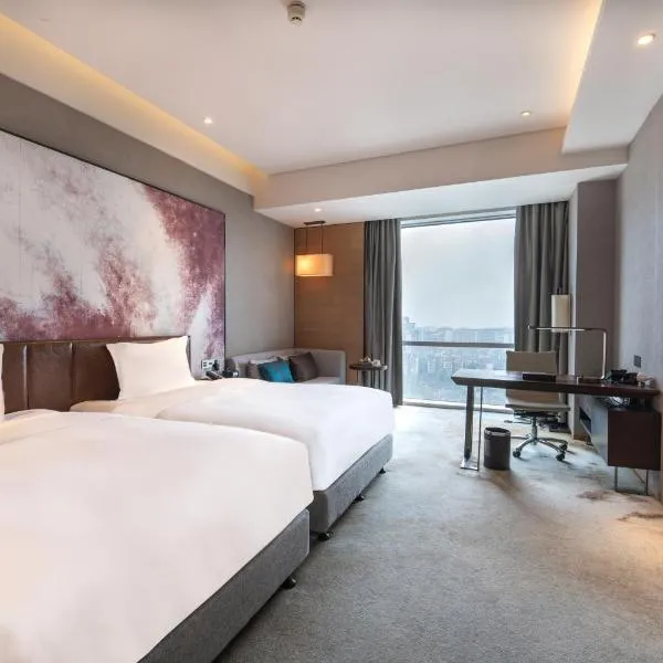 Crowne Plaza Chengdu Wenjiang by IHG، فندق في تشنغدو