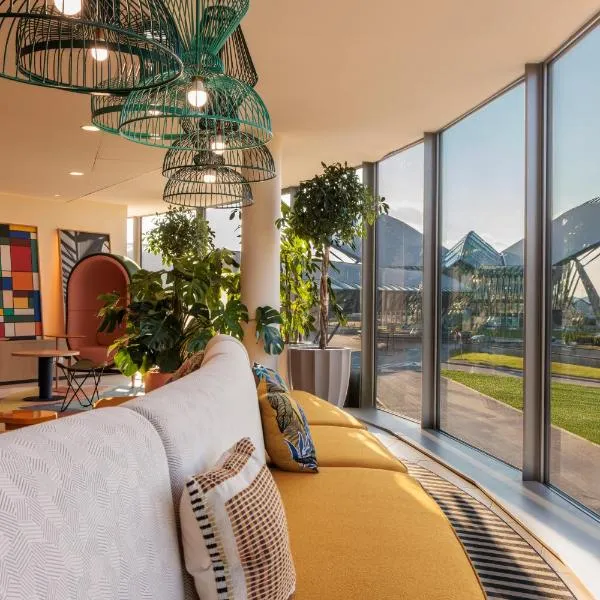 Hampton By Hilton Lyon Airport, hotel v destinaci Colombier-Saugnieu