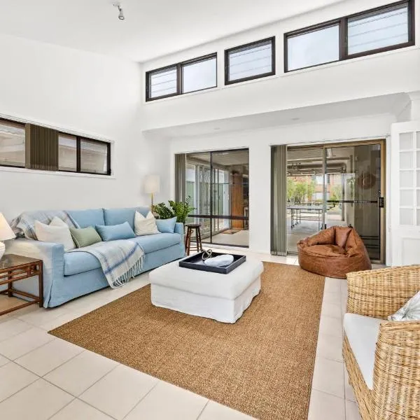 Bay Bliss - Fireplace - 3 Mins Walk to Beach, hotel a Callala Beach