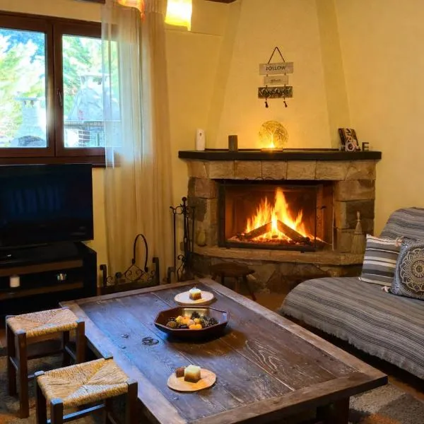 Horizon Nest Parnassos Villa Chalet!, hotel a Eptalofos