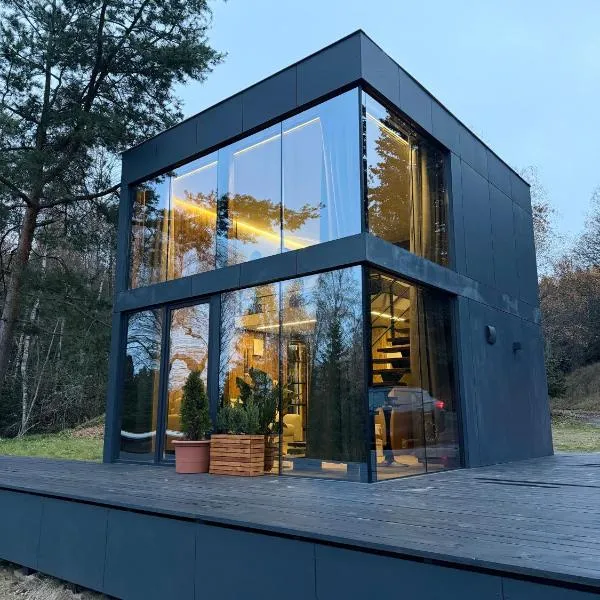 Lodge Amore - Mirrored Forest Retreat, hotel din Hazlov
