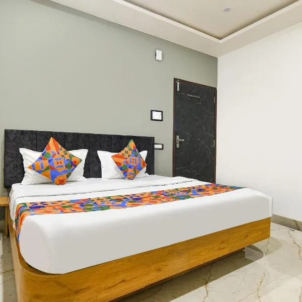 FabHotel Paradise Inn, hotel in Indore