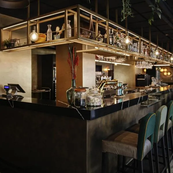 罗马科索里亚斯特美居酒店,位于罗马的酒店