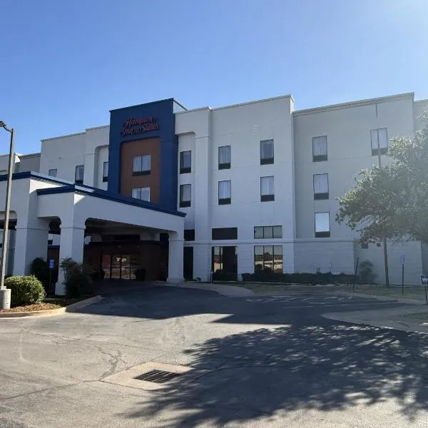 Hampton Inn & Suites Lawton, hotel Lawtonban