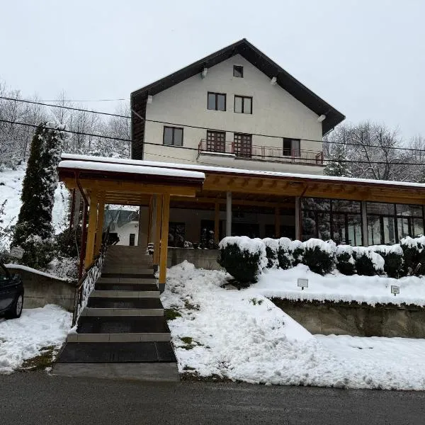 Apartments and Rooms Vicko, hotel en Brzeće