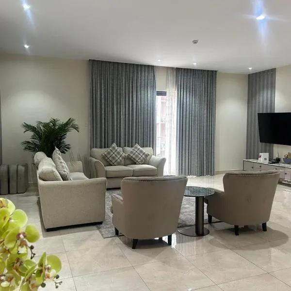 Kana Apartments, hotel in Otinshi