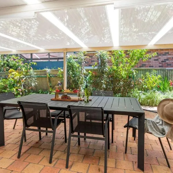 La Playa, hotel v destinaci Myola