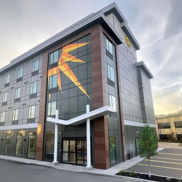 La Quinta Inn & Suites by Wyndham Kelowna BC, hotel in Kelowna