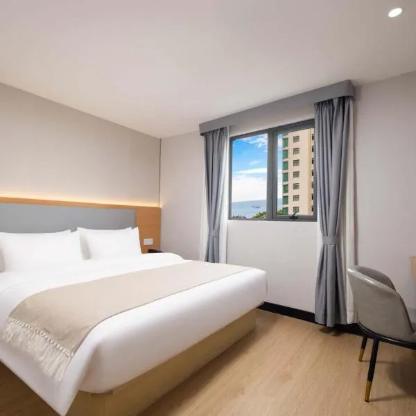 三亚观海楼酒店（三亚湾椰梦长廊店）, hotel in Sanya