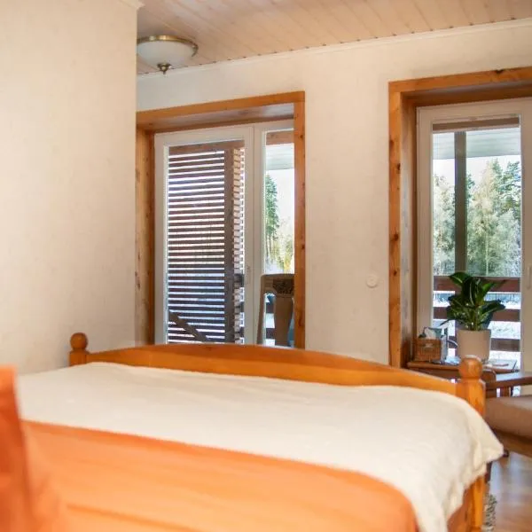 Charming Rustic Retreat in Lahemaa National Park, hotel en Kolga
