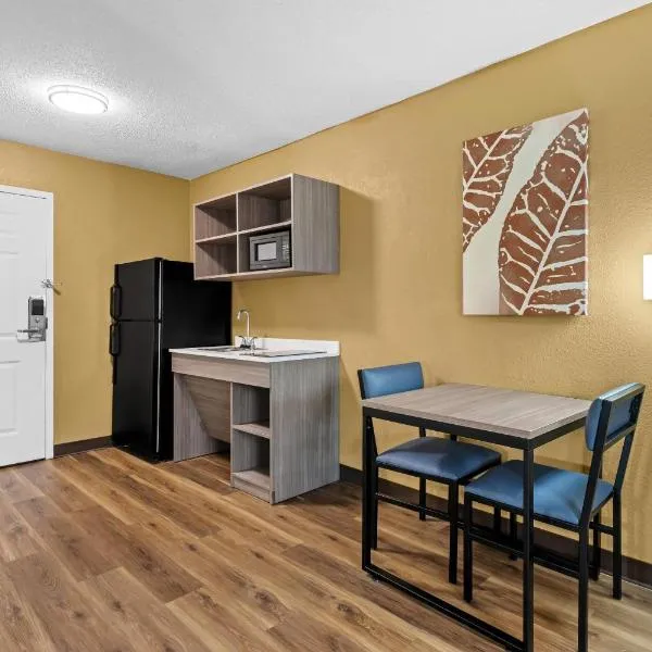 Suburban Studios Charlotte - Executive Park, hotell i Charlotte