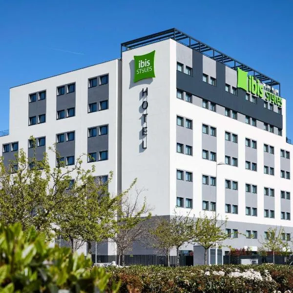 Ibis Styles Madrid Airport Valdebebas, hotel v destinaci Madrid