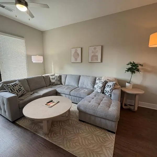 -NEW-The Nash Luxe, Pool, Gym, Nightlife!, hotel i Nashville