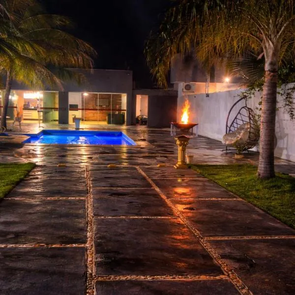 A Casa Paradisiaca l Luxo Piscina Super Hiper Quente 60 Graus Aquecimento Elétrico e Piscina Enorme com Roupa de Cama e Banho , Lareira e Aceitamos PET , com Adicional, hotel v destinaci Caldas Novas