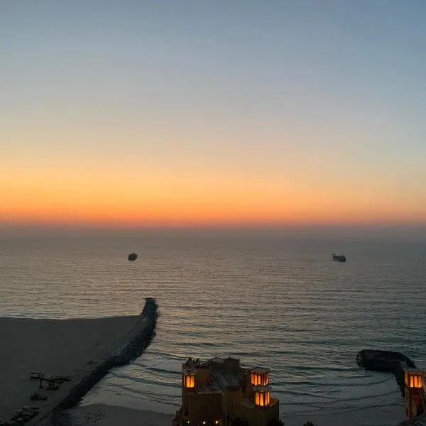 Family rooms with sea views,位于阿吉曼的酒店