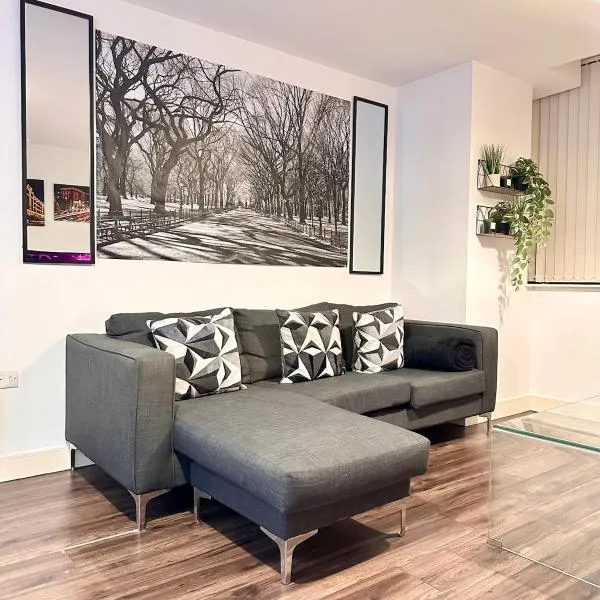 2 Bed Apartment, Free Parking, Broad St Bham City Centre, Sleeps 4, hotel in Birmingham