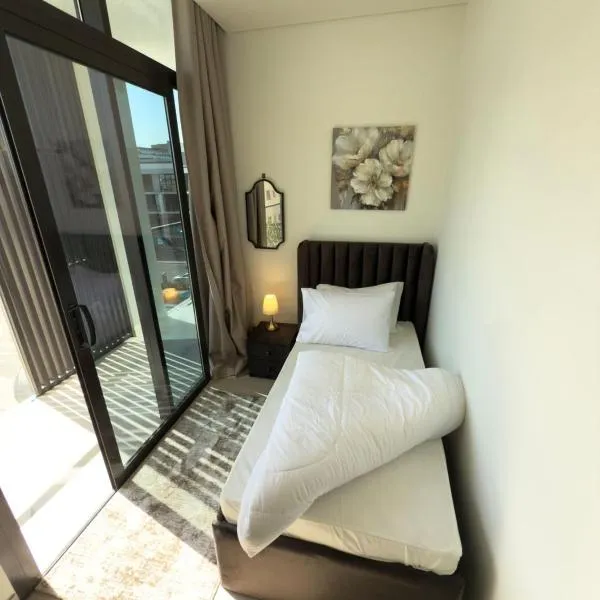 Nuchiii Hostel, Hotel in Dubai