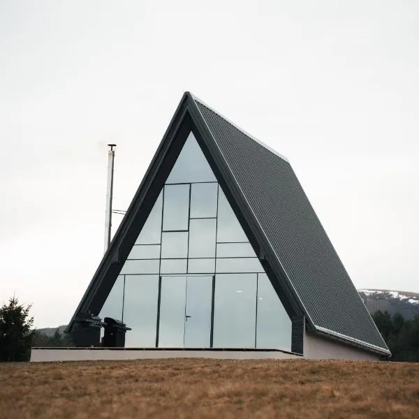 The Sky Hill - luxury chalet, hotel sa Kupres