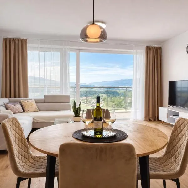 Modern Smart Apartment - Self Check-in, Panoramic View & Garage, hotel a Lipany