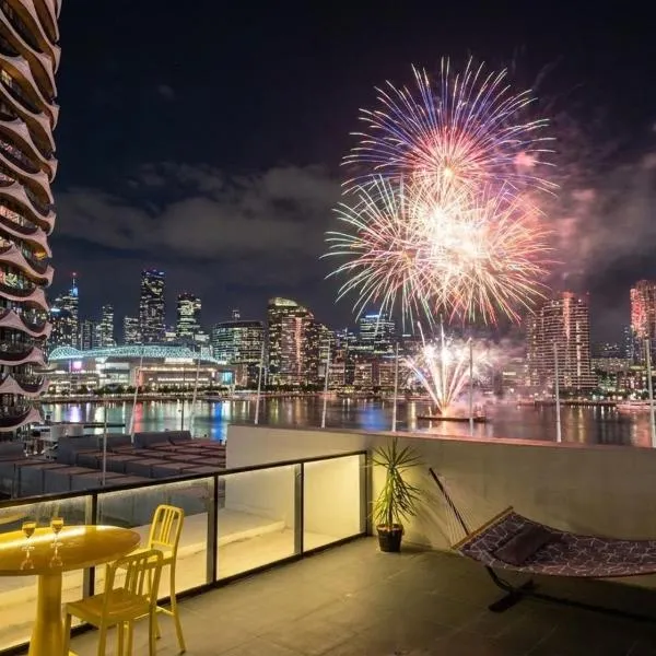 Luxury Marina Tower Stay Waterfront & City Views, hotel v Melbourne