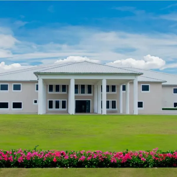 Royal Ambassador Hotel, hotel in Harbel