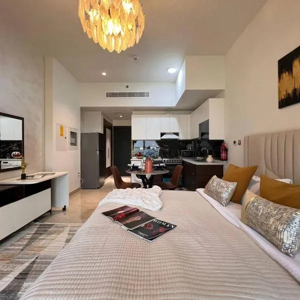 Fully Equipped Home near Miracle & Butterfly Gardens, hotel in Dubai