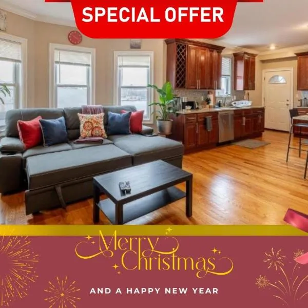 90 - 4BR Dorchester - Sleek Apt near Marina Bay, hotel in Boston