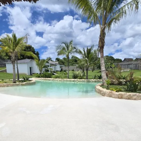 Tropical lagon โรงแรมในนูซีเบ