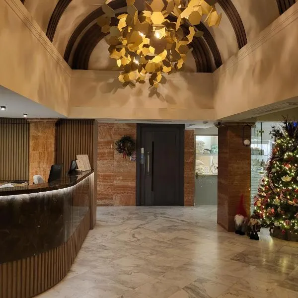 Golden Star City Resort, hotel v destinaci Perea
