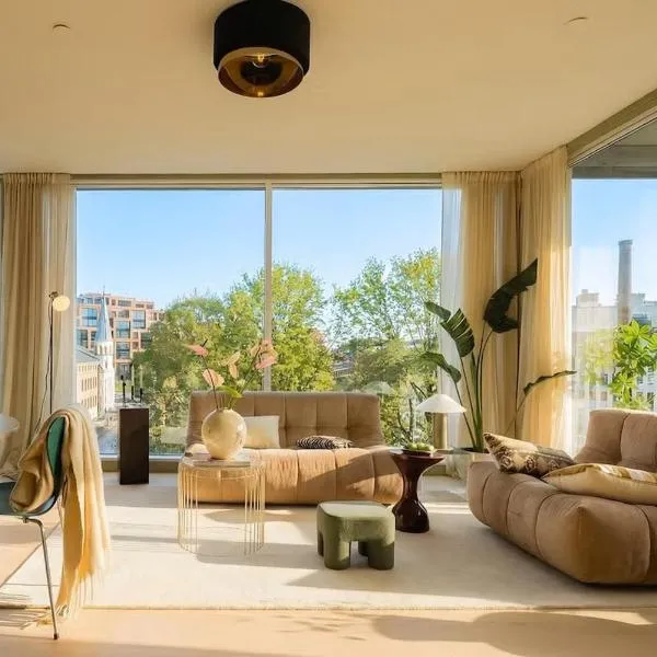 Modern Riverside Retreat Grünerløkka with Balcony, khách sạn ở Oslo