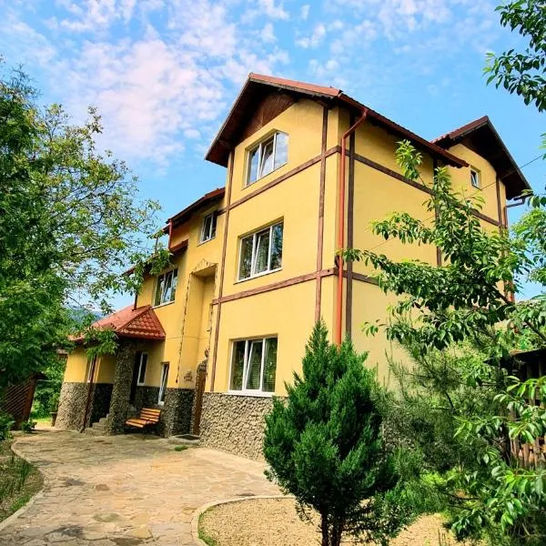 Гуцульська оселя, hotel v destinaci Jaremče