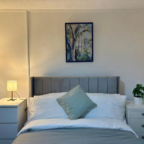 Bright and Spacious 2 Bed Flat Sleeps 5, hôtel à Nottingham